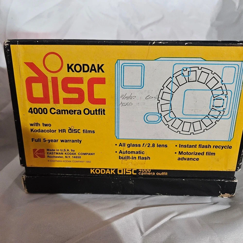 Kodak Disc 4000 Camera Outfit Vintage Instant Flash Automatic Film Advance
